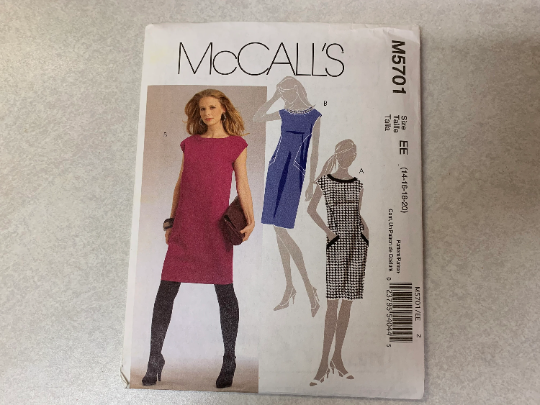 McCall's Sewing Pattern M5701 Misses' Pullover Dress, Sleeveless, Below Knee, Zipper, Pockets, Pleats, Size 14-20, Uncut, 2008